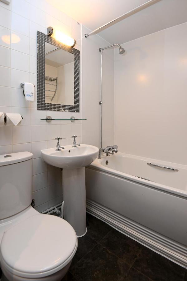 Swan, Thatcham By Marston'S Inns 외부 사진